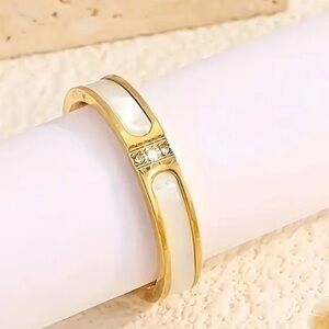 Exquisite White Stainless Steel Oil Drop Set Synthetic Oxidized Zirconium Ring